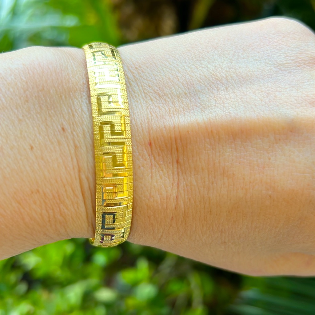 Mia Fiore Womens 18 Kt Gold Plated Bracelet